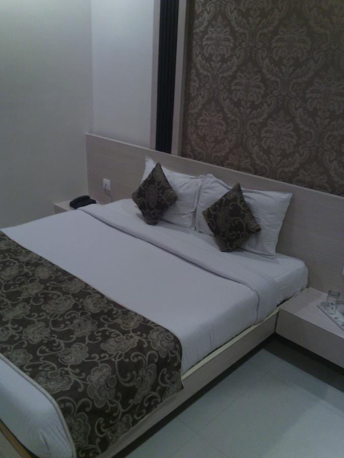 Celebration Hotel And Resort Rewa 外观 照片