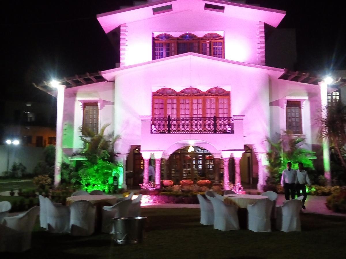 Celebration Hotel And Resort Rewa 外观 照片